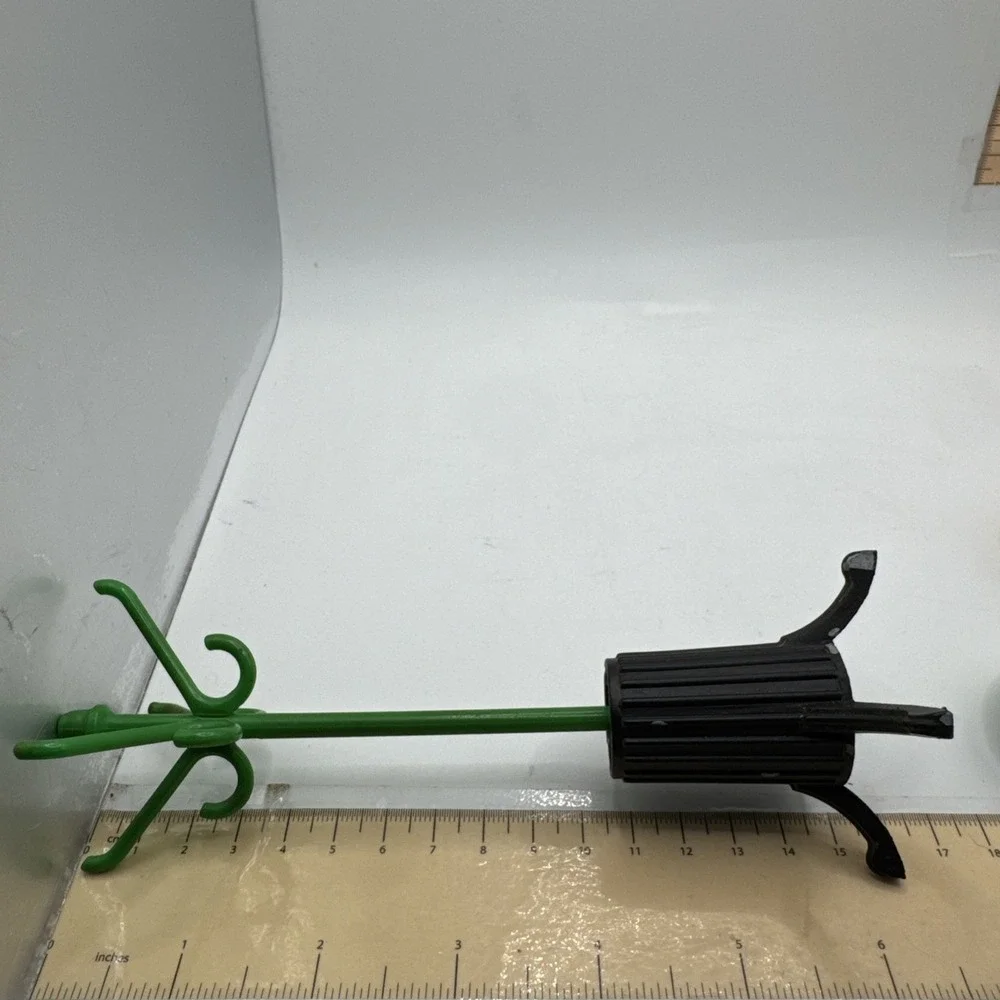Vintage Hat Rack 2 Hats Salt & Pepper Shakers Toothpick Holder Metal & Plastic